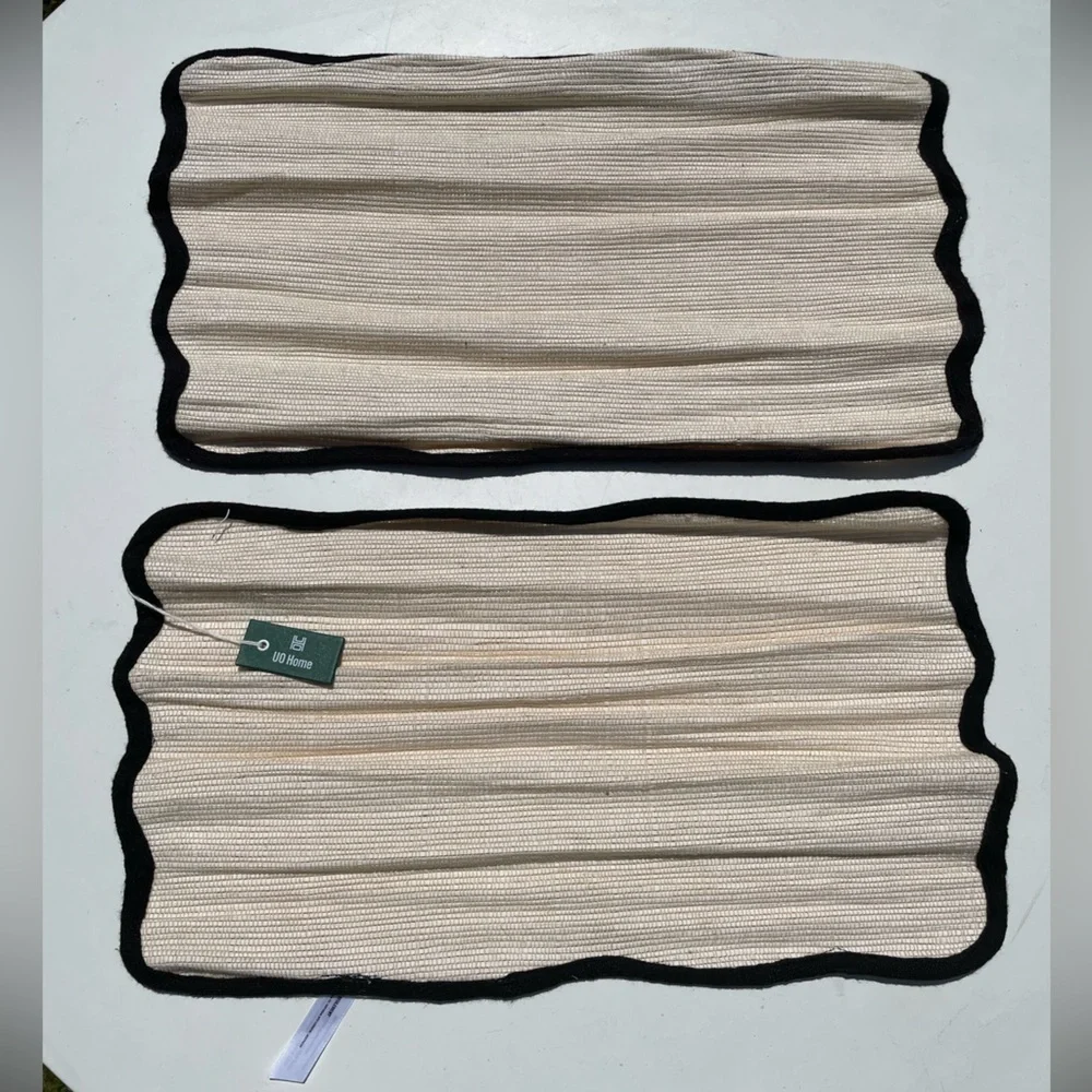 NWT Urban Outfitters Jolie Wave Placemat Set, Set of 2